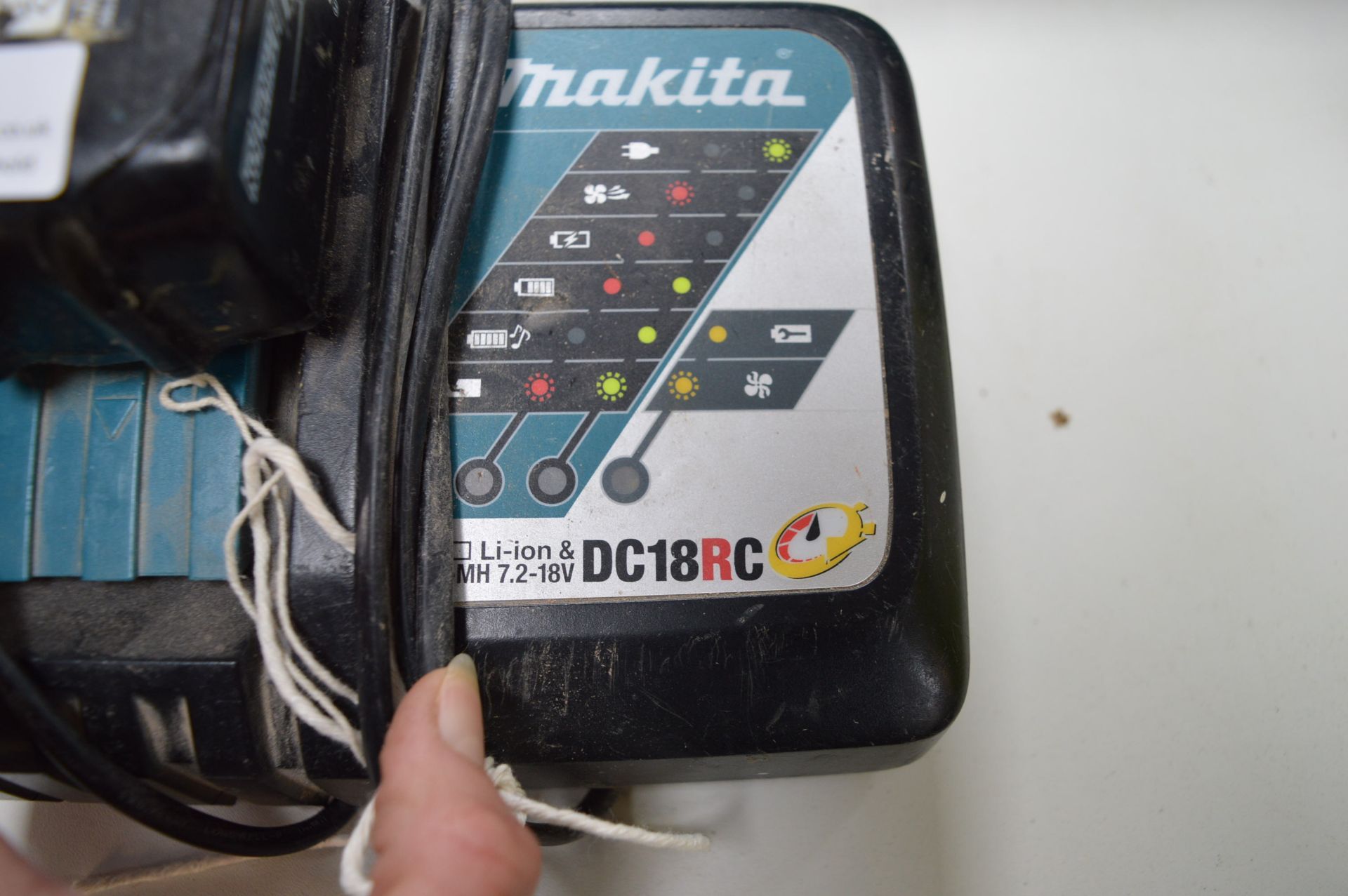 Makita DC18RC Battery Charger with Makita Lithium - Image 2 of 2