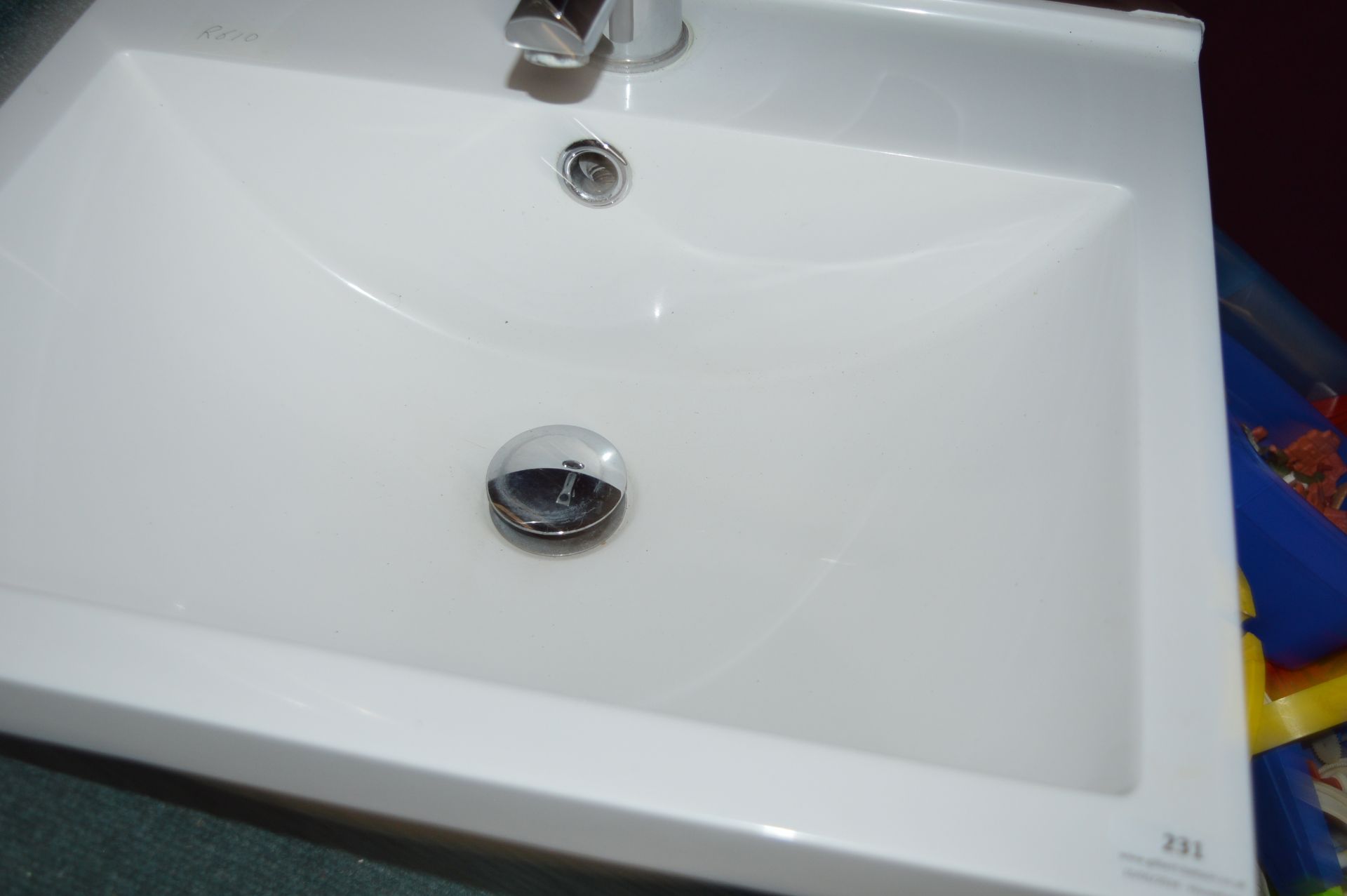 Porcelain Bathroom Sink with Mixer Tap