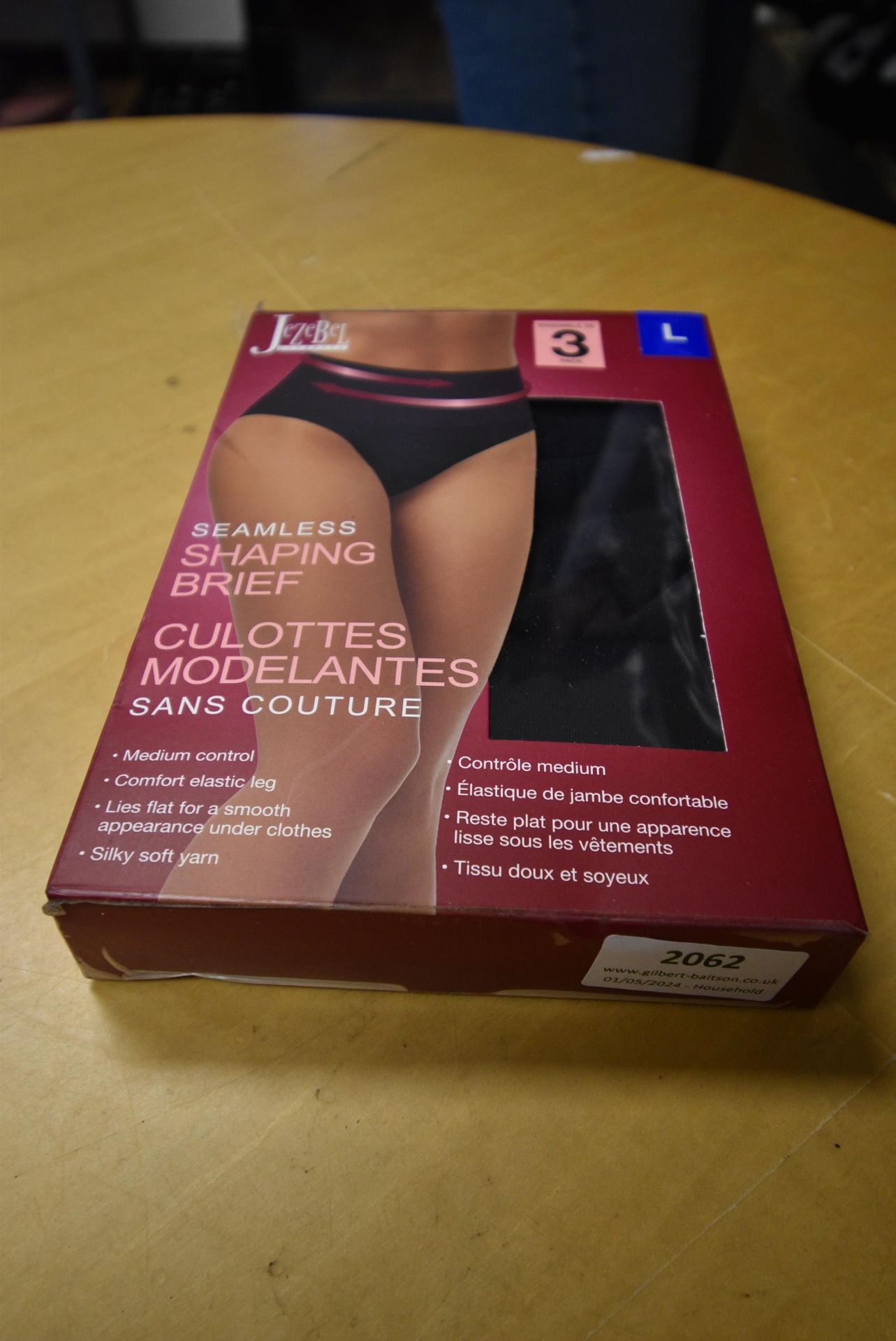 *Jezebel Black Seamless Shaping Briefs 3pk Size: L