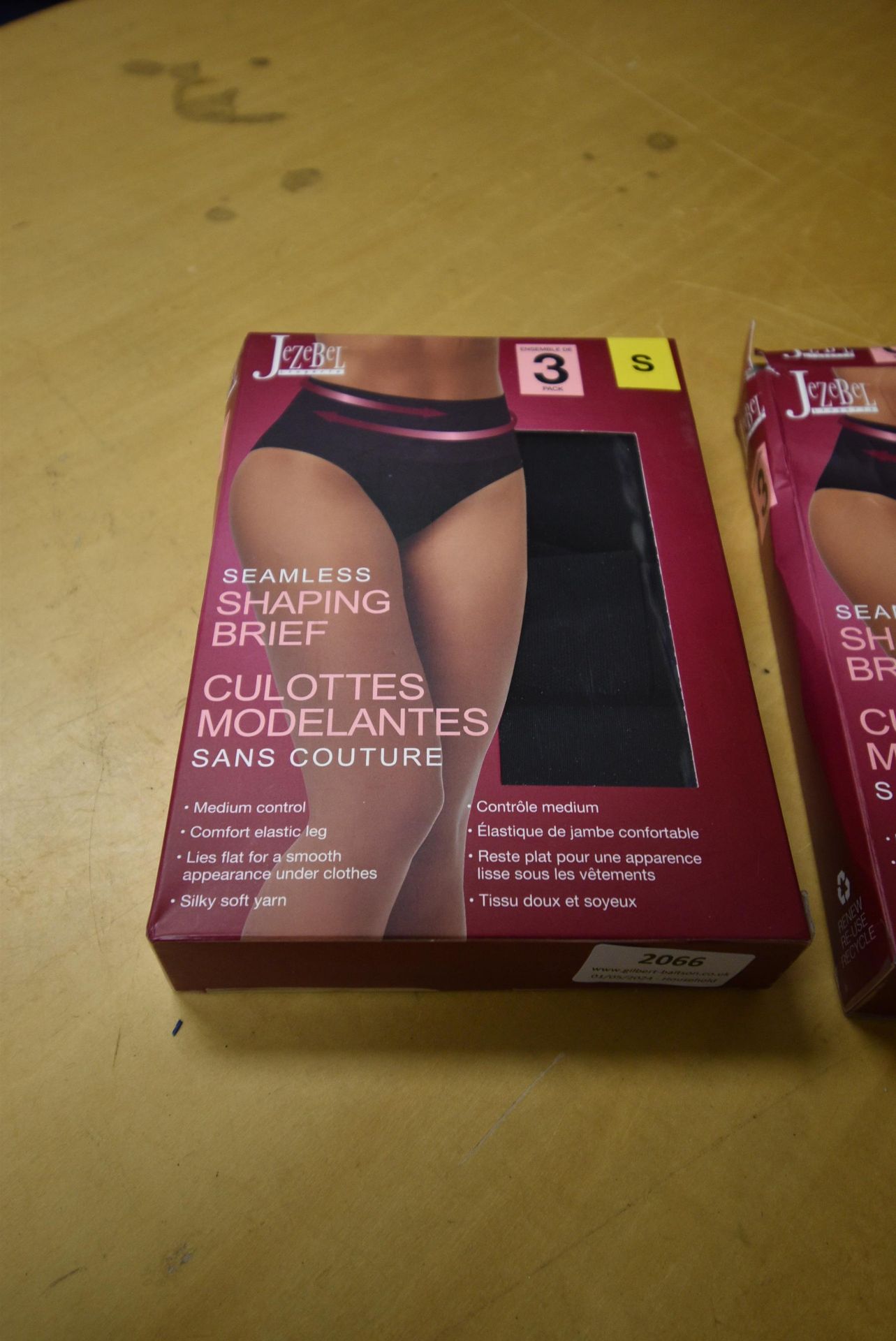 *Jezebel Black Seamless Shaping Briefs 3pk Size: S