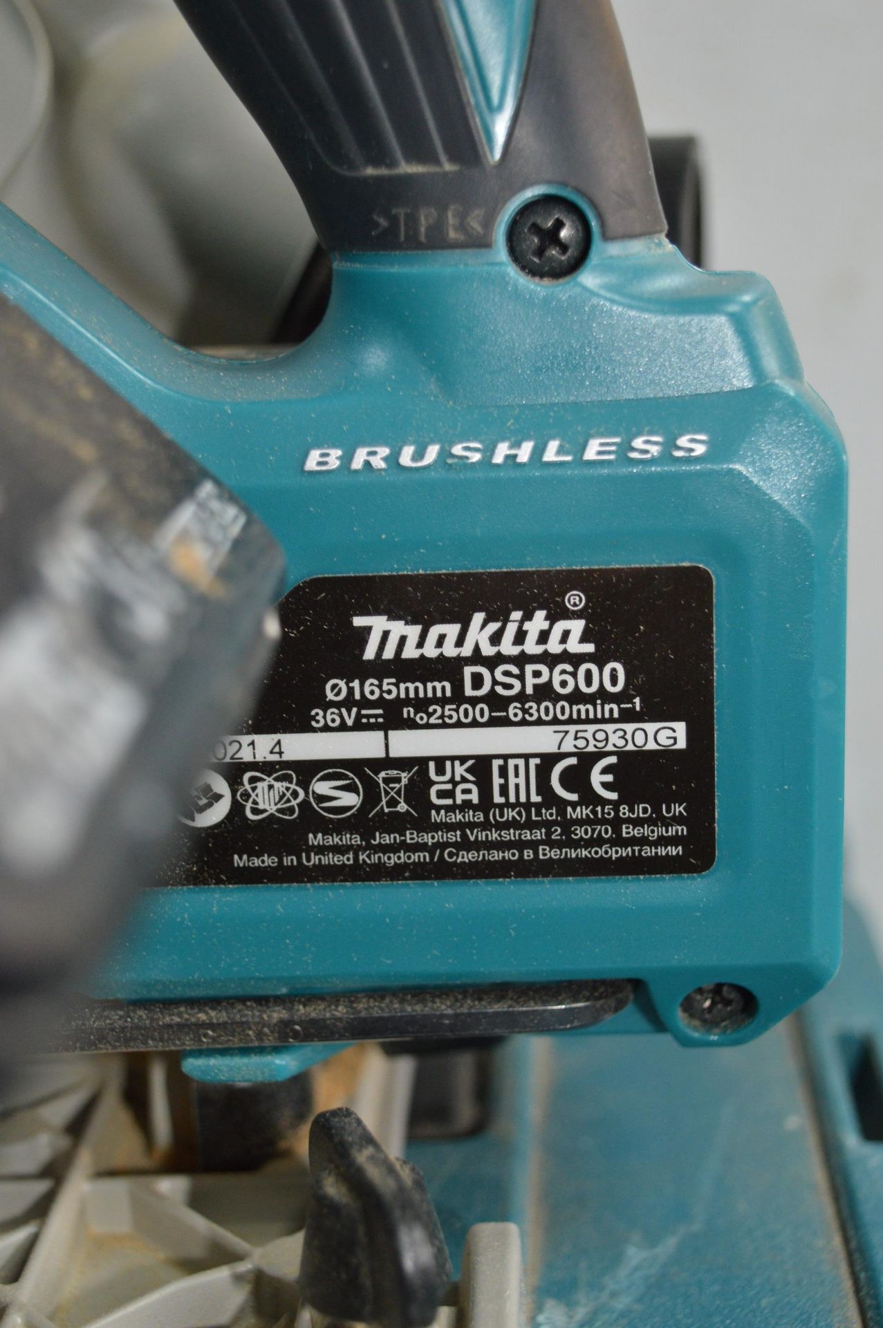 Makita DSP600Crosscut Saw with Two Batteries - Image 2 of 2