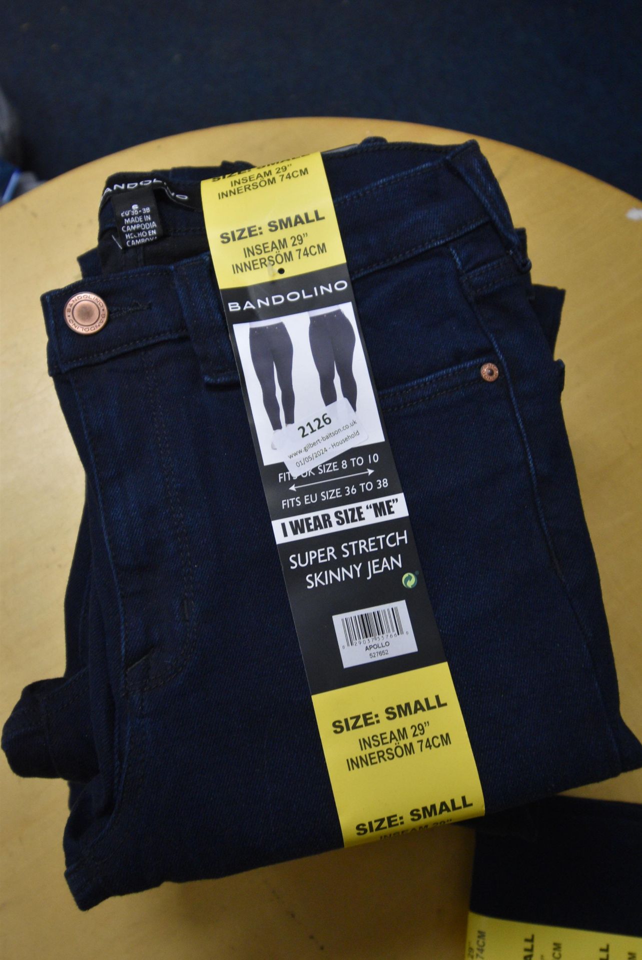 *Bandolino Lady’s Super Stretch Skinny Jeans Size: 8-10