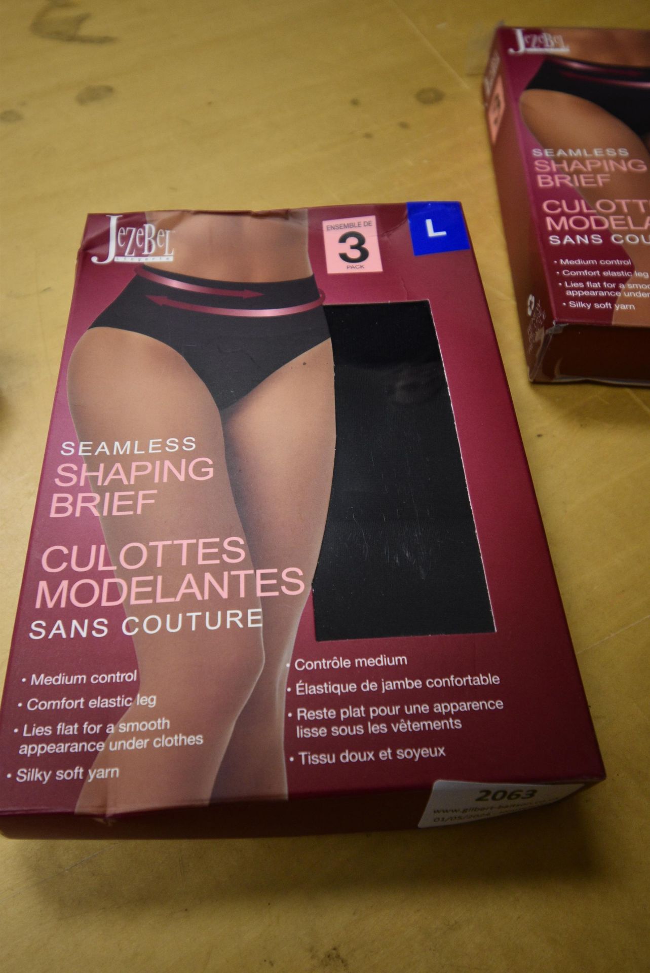 *Jezebel Black Seamless Shaping Briefs 3pk Size: L