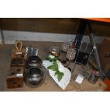 Quantity of Assorted Restaurant Display Items