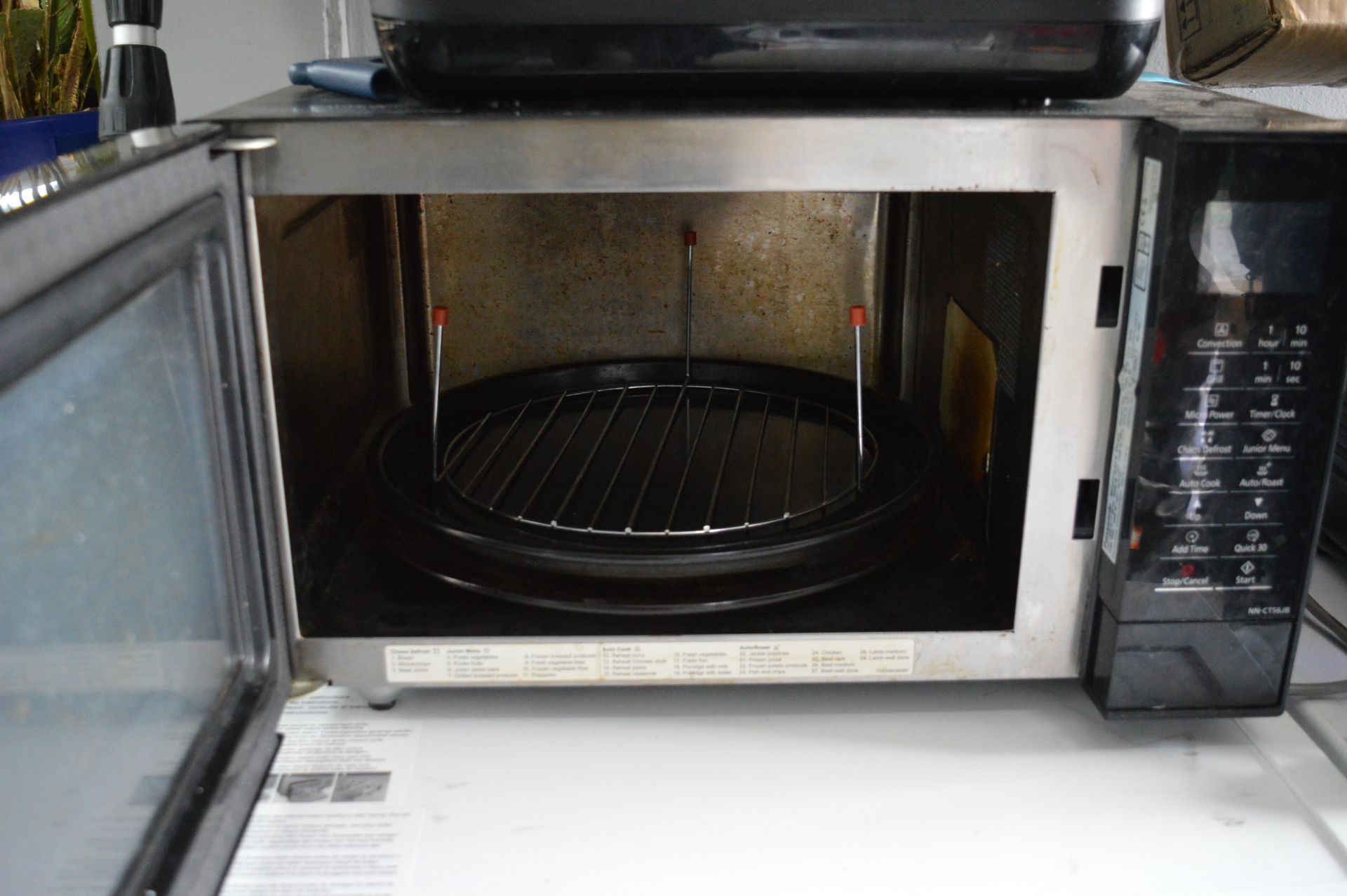 *Panasonic Invertor Microwave Oven & Grill - Image 2 of 2