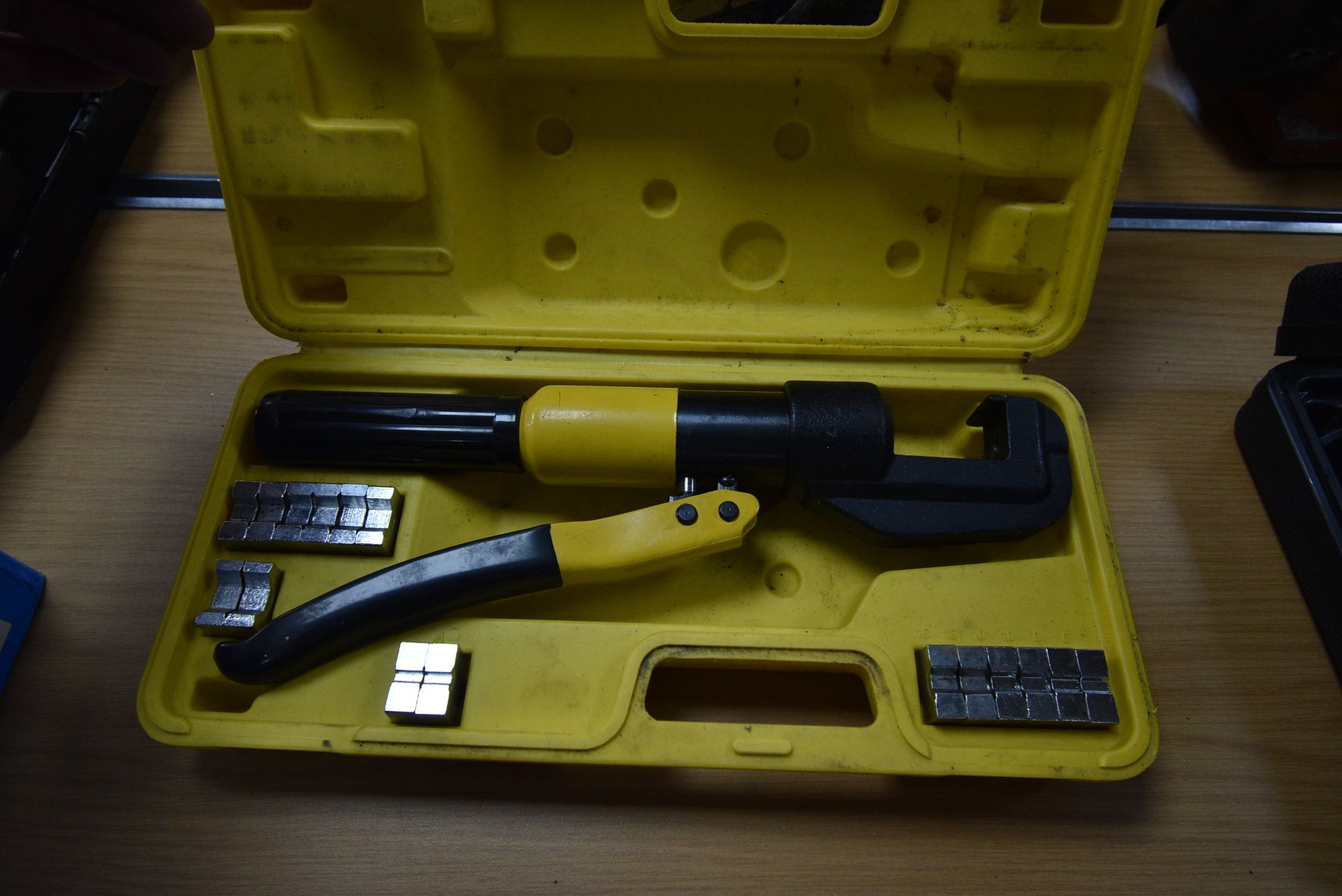 Hydraulic Crimping Tool YQK-70 with Various Attachments