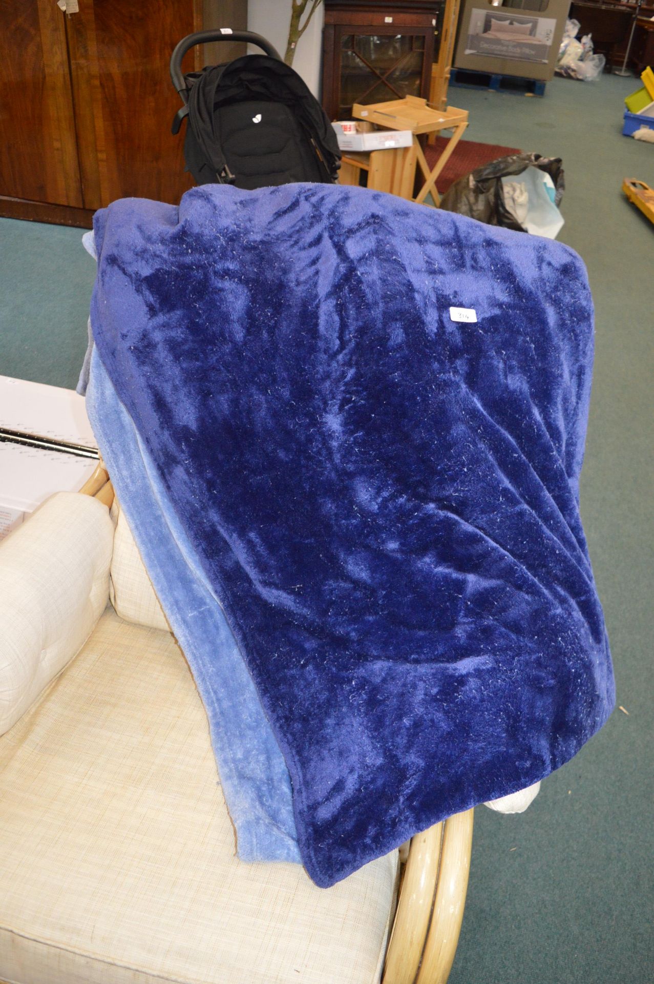 *Life Comfort Plush Throw