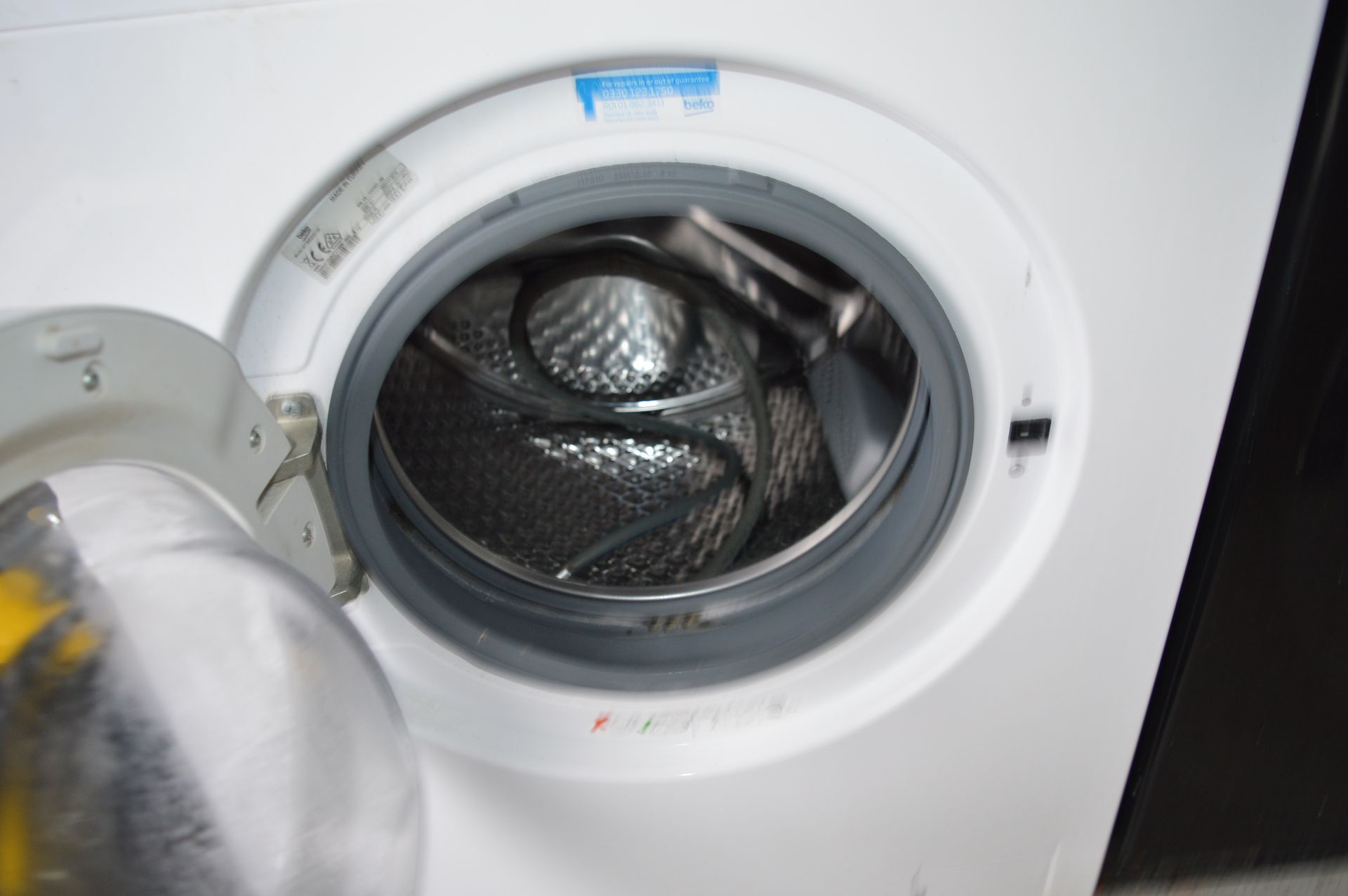 Beko 8kg Washing Machine - Image 2 of 2