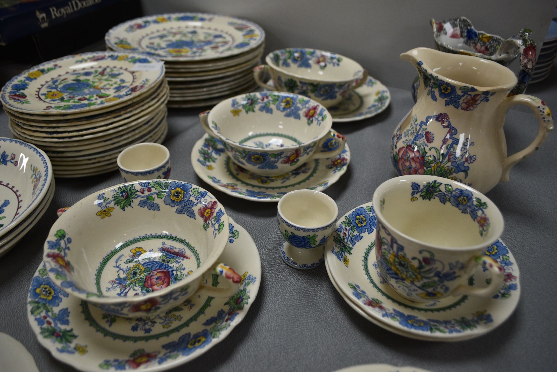 Strathmore Pattern Masons ironstone Strathmore Pattern Tableware 50+pcs
