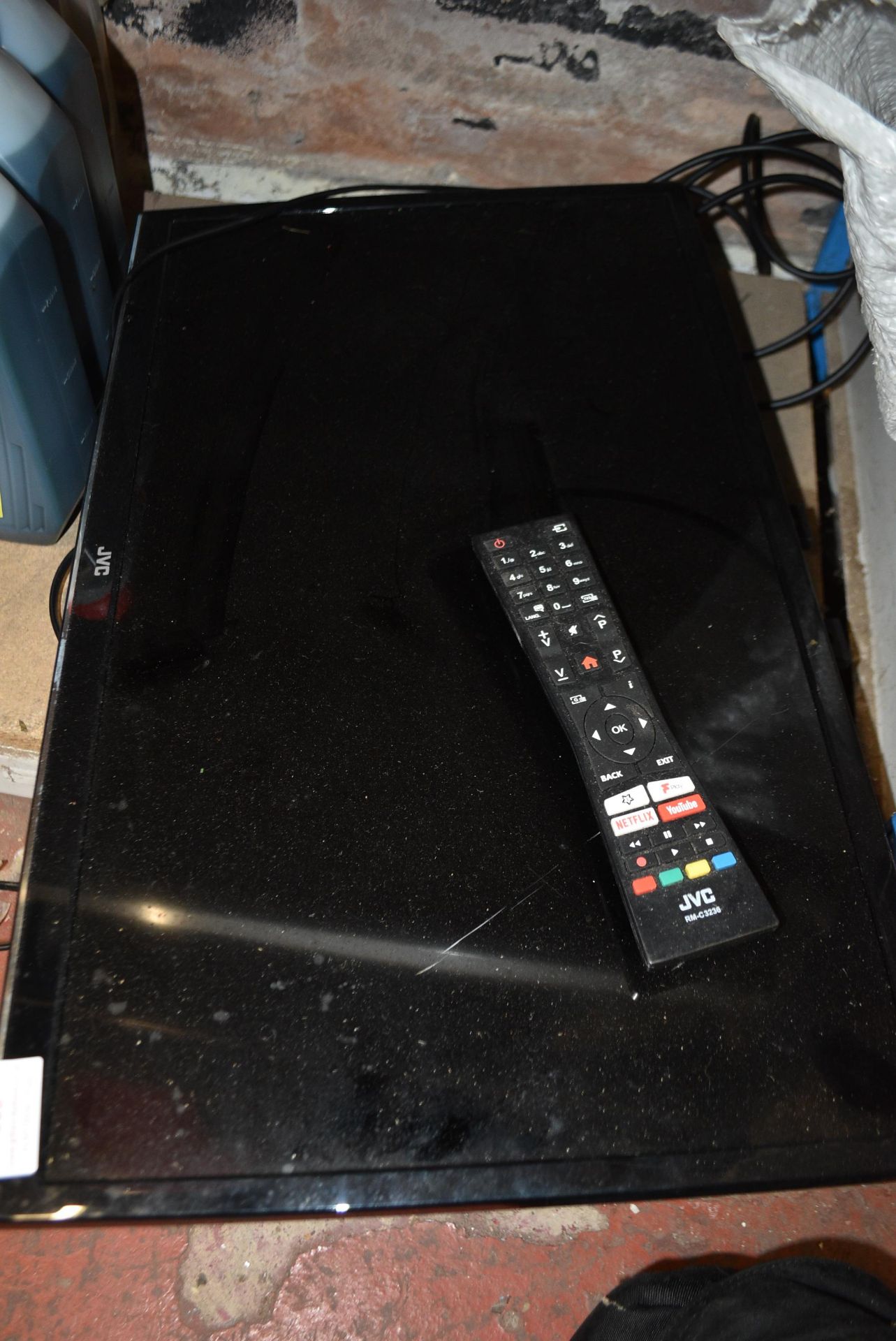 JVC TV with Remote