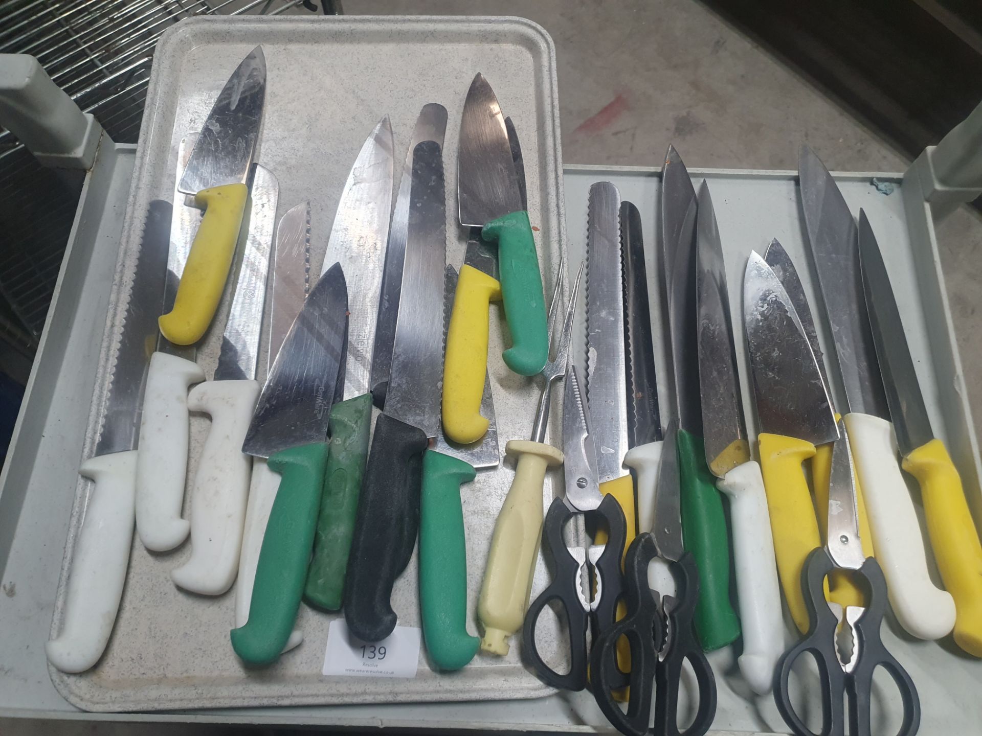 * 25 x Knives/Scissors