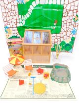 Sindy by Pedigree, Sindy's garden swing, boxed, a Sindy rotary washing line, a Sindy greenhouse, Sin