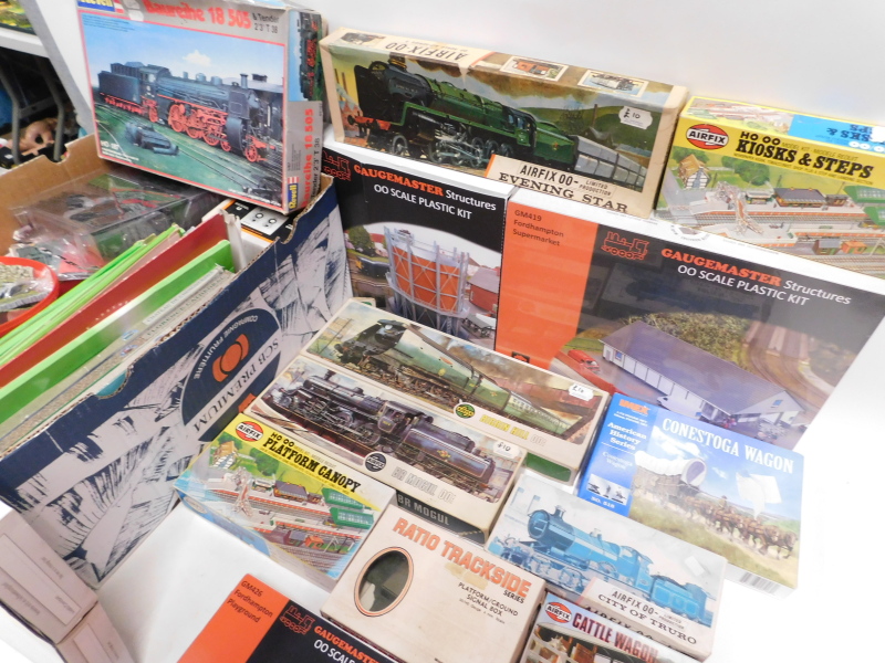 Ratio, Gaugemaster Airfix and other model kits and scenics, including Airfix Biggin Hill locomotive, - Image 2 of 3