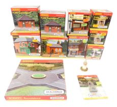 Hornby OO gauge Skaledale buildings, comprising R8693 Courtyard Building Brett Fabrics, R8575 War Me