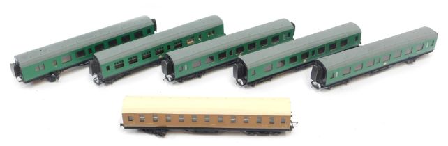 Exley OO gauge coaches, including S6666S open coach, S8886S First Class coach, S1818S First Class co