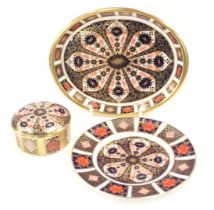 Royal Crown Derby Old Imari pattern wares, comprising oval trinket dish, 18cm diameter, side plate,