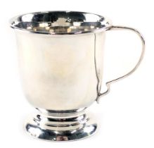 A George VI silver christening cup, of plain design on stepped foot, maker ATC, Sheffield 1947, 1.88