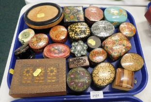 A group of painted and ceramic trinket boxes. (1 tray)