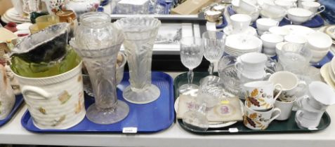 Glassware and ornaments, comprising six amber glass tumblers, vases, rose bowl, sundae dishes, wine