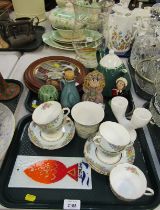 Colclough China tea cups and saucers, Bradford Exchange Contentment Happy Hearts collectors plate, t