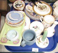 Household decorative ceramics, comprising Wedgwood Hathaway Rose pattern part dressing table set, We