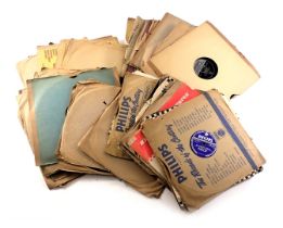 A quantity of 78rpm records, to include Perry Como, Guy Mitchell, Tennessee, Ernie, Ruby Murray, Fra