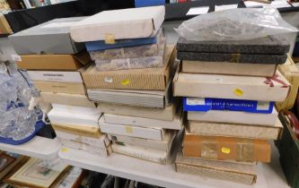 A group of collectors plates, to include Wedgwood, and others, boxed. (a quantity)