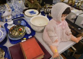 A small group of cabinet plates, Royal Worcester pin dish, parakeet model, collectors plate, chamber