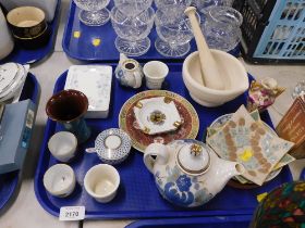 Oriental plate, egg cups, Wedgwood pin dish and cover, pestle and mortar, etc. (1 tray)