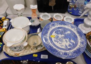 A Crown Staffordshire Cowloon pattern part dressing table set, blue and white wares, etc. (1 tray)