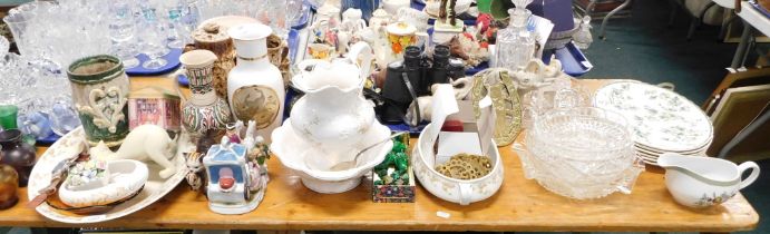 Decorative ceramics and effects, comprising coffee pot, mugs, Italian jar, miniature chamber pot, sm