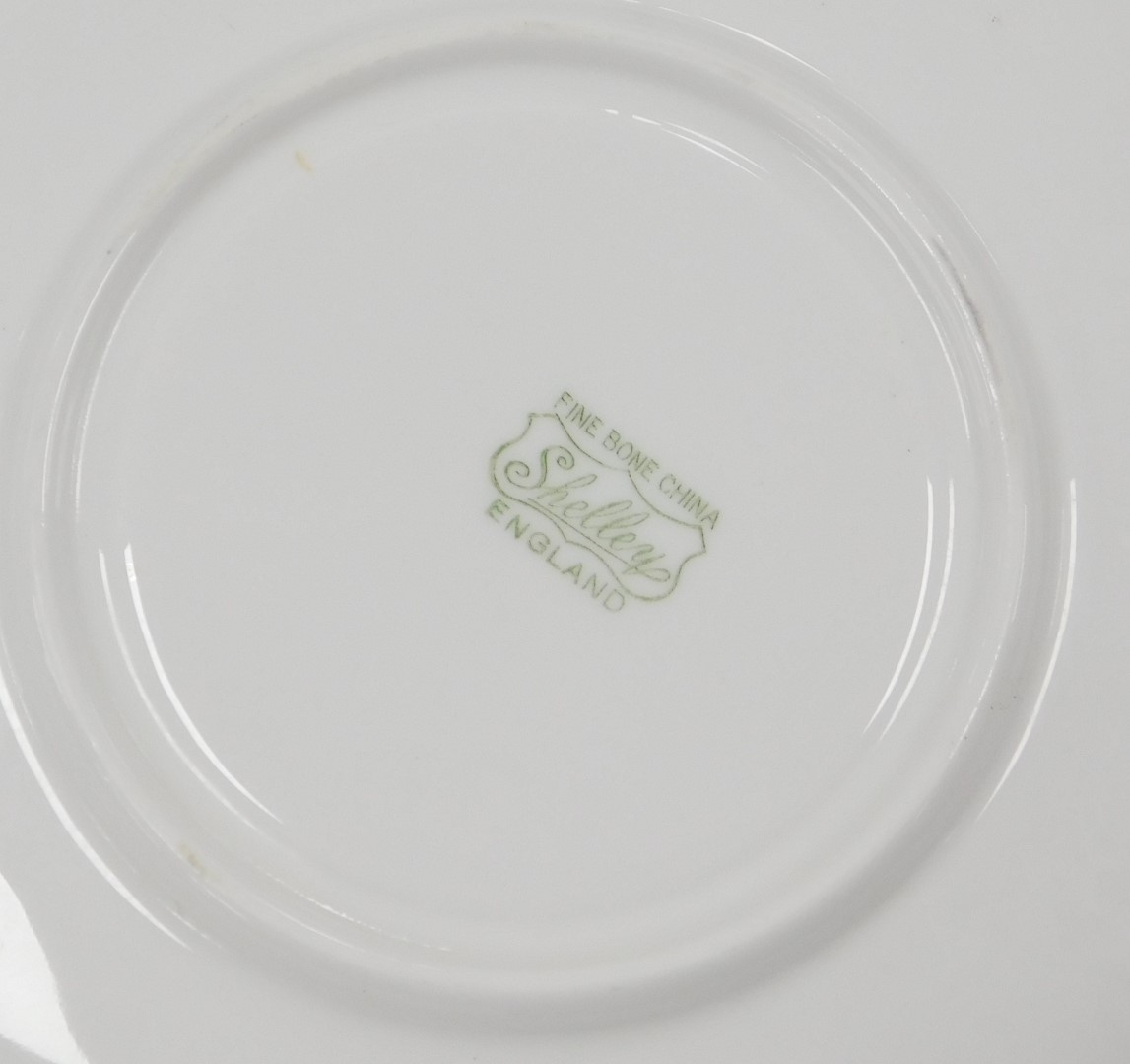A Shelley porcelain Caprice pattern part dinner and tea service, comprising three graduated meat pla - Image 3 of 3