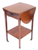 An Edwardian mahogany drop leaf occasional table, with satinwood crossbanding and line inlay, with a