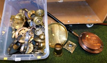 Brassware and copper items, to include horse brasses, watering can, rose bowl, ornaments and a large