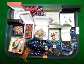 Costume jewellery, to include watches, rings, necklaces, brooches, earrings, etc. (1 tray)