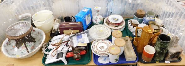 Miscellaneous ceramics and assorted wares, to include a part coffee service, plates, storage jars, l