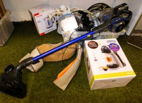 Various vacuum cleaners, Nescafe Dolce Gusto machine, Toshiba kettle, etc. (1 box and loose)