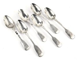 A set of six George IV silver fiddle pattern teaspoons, initial engraved, London 1823 and 1826, 4.73