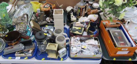Household effects, to include a Bodum cafetiere, stoneware tankards, pottery flagon, various buttons