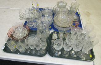 Various glassware, to include liqueur glasses, further drinking glasses, scent bottle, bowls, four s