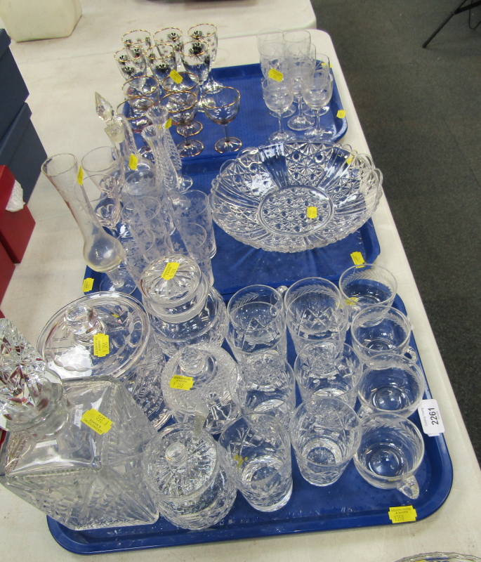 Various glass ware, to include decanter jars and covers, tumblers, liqueur glasses, moulded glass bo