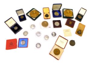 Collectors coins and medallions, comprising Broadlands The Home of Lord Mountbatten, nickel silver T