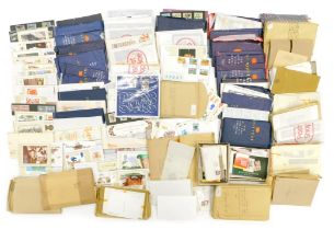 Stamps.- GB.- QEII.- A large quantity of definitives, sets and stamp books, 1970's - 2000's (qty)