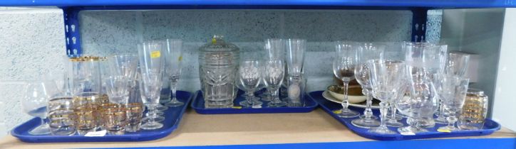 Decorative glassware, comprising drinking glasses, two brass trinket boxes, etc. (3 trays)