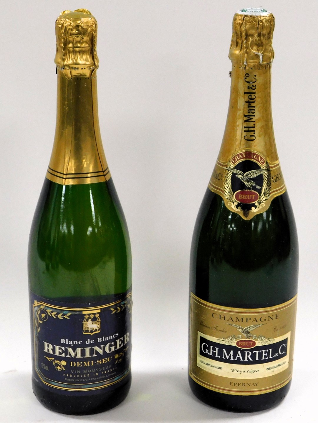 A bottle of GH Martel and Company champagne, blanc de blancs Reminger demi-sec, Lindemans brut cuvee - Image 2 of 4