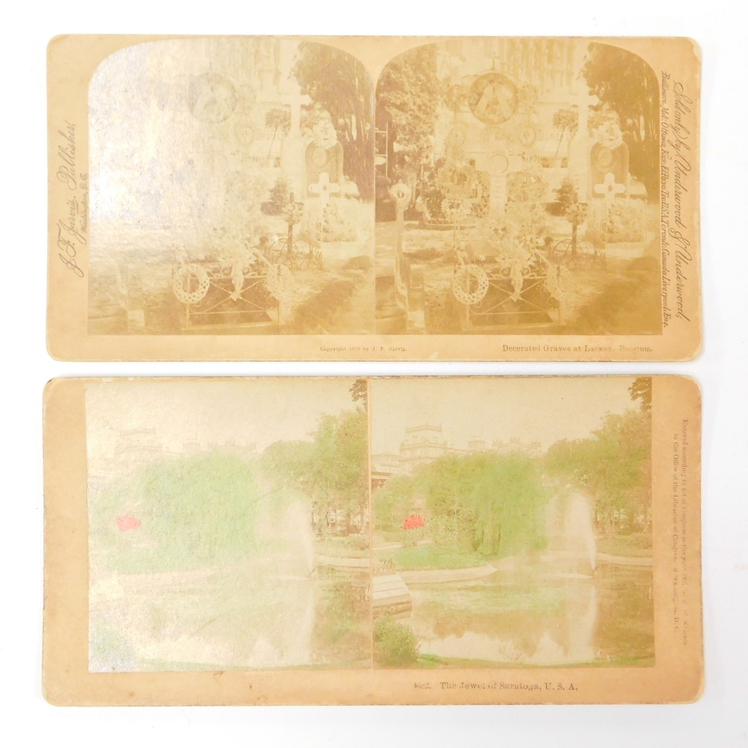 A Stereoscopic viewer and cards, including European and American Views, together with a Realistic Tr - Image 4 of 4