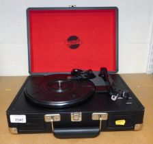 A Retro Club by Xenos Turntable, portable.