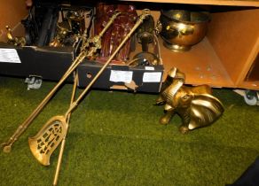 Brassware and fireside items, to include a coal scuttle, fire irons, large brass elephant, lamp, var