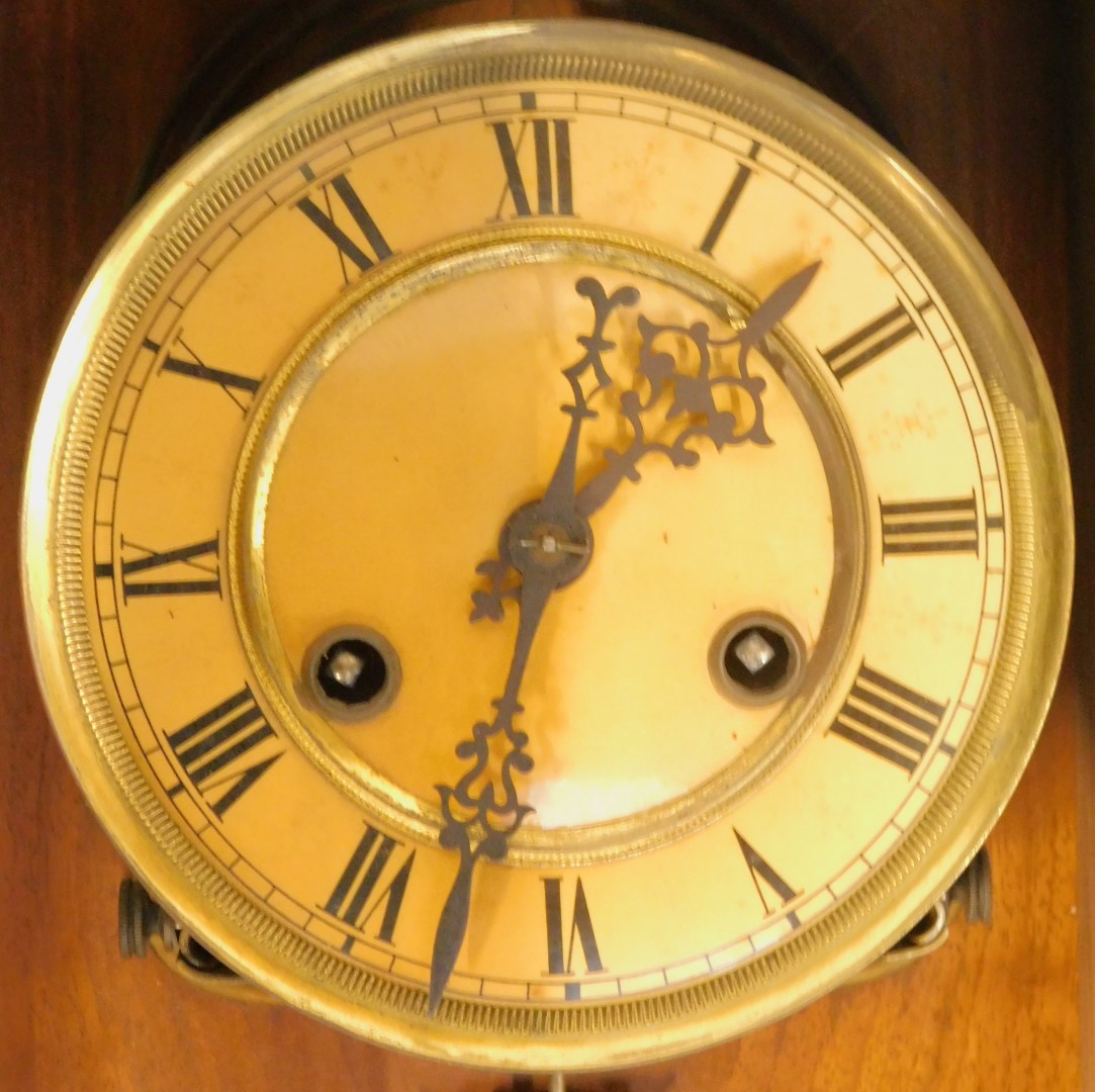 A late 19th/early 20thC walnut cased Vienna wall clock, the yellow circular enamel dial bearing Roma - Image 2 of 3