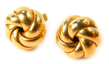 A pair of 9ct gold knot twist earrings, each on single pin back with butterfly back, 1cm wide, 2.9g.